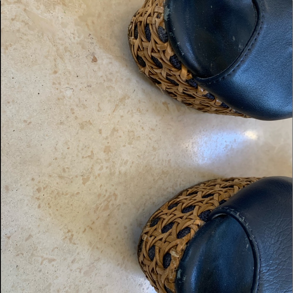 Tory Burch Raffia Wedges. - Picture 4 of 4